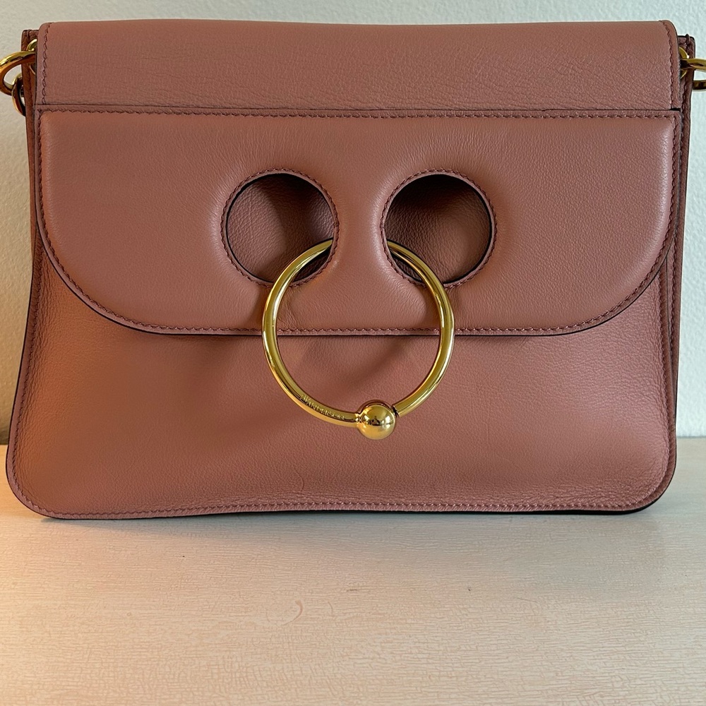 JW ANDERSON PIERCE leather bag.